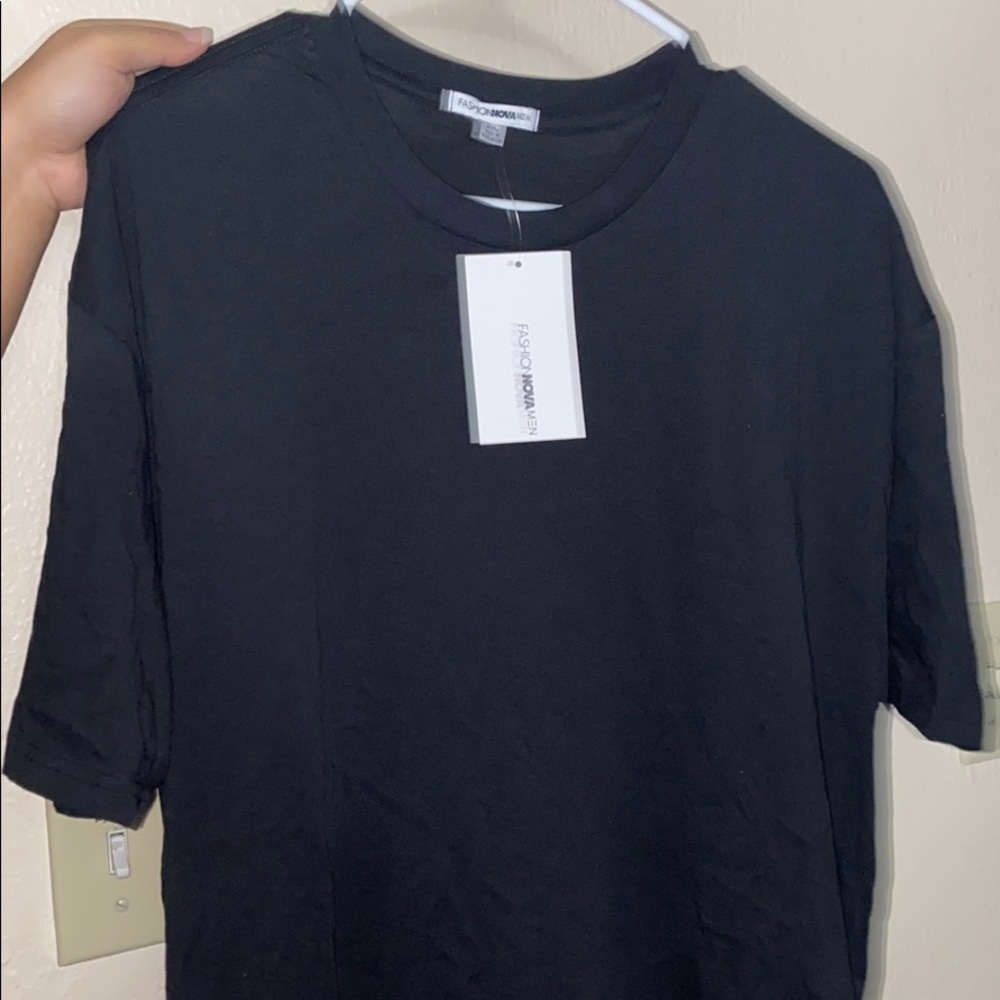 FASHION NOVA mens crewneck T Shirt